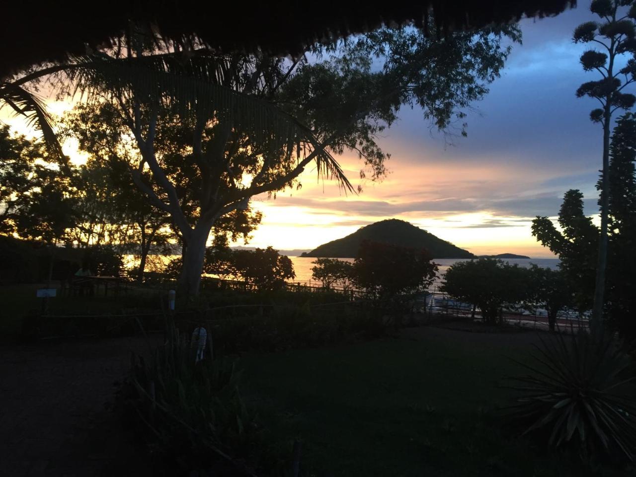 Cape Mac Lodge Cape Maclear Exteriör bild